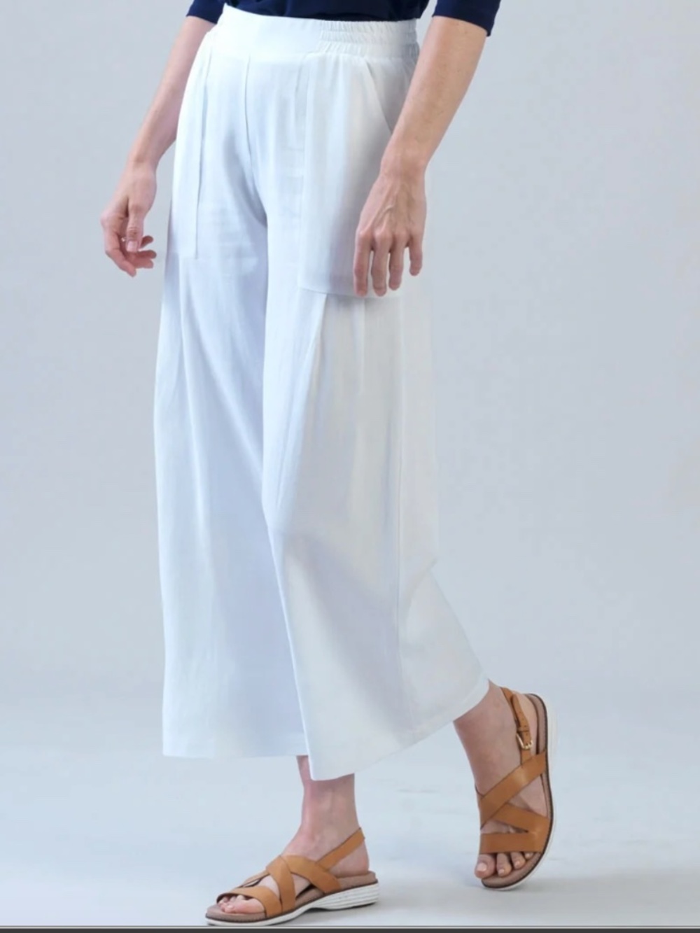 Clara Sun Woo Soft Cotton - Pleated Wide Leg Ankle Pant - Medium